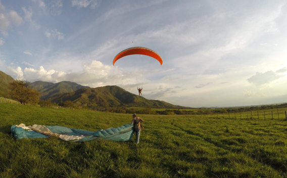 Deportes aéreos y festival del aire: